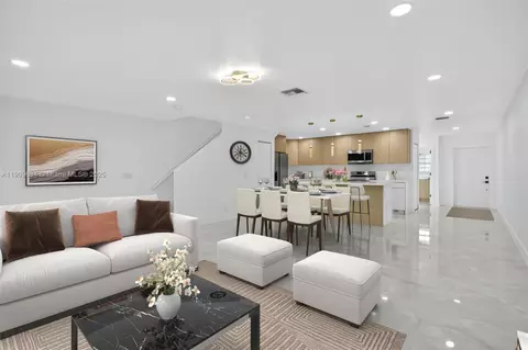 4456 Crystal Lake Dr, Pompano Beach, FL 33064