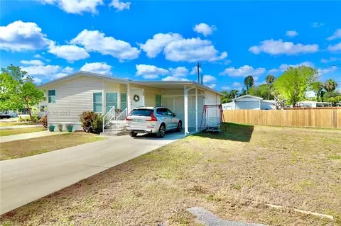 138 Lantern Ln, North Fort Myers, FL 33917
