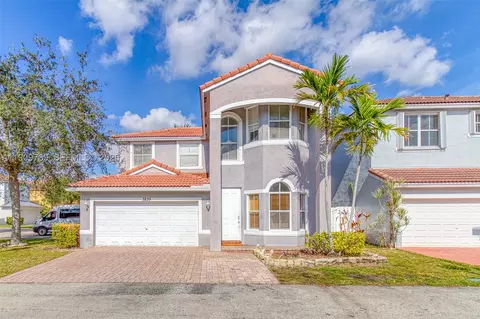 3839 SW 51st St, Fort Lauderdale, FL 33312