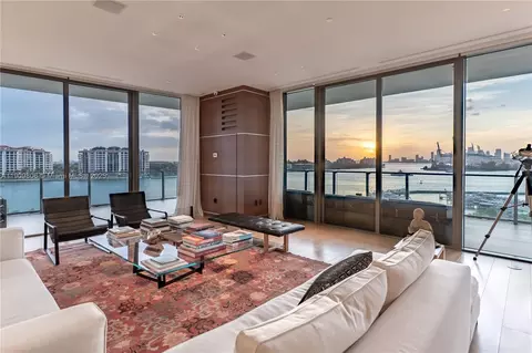800 S Pointe Dr #704, Miami Beach, FL 33139