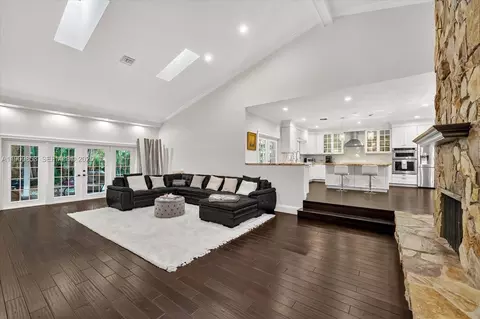 13000 NW 5th St, Plantation, FL 33325
