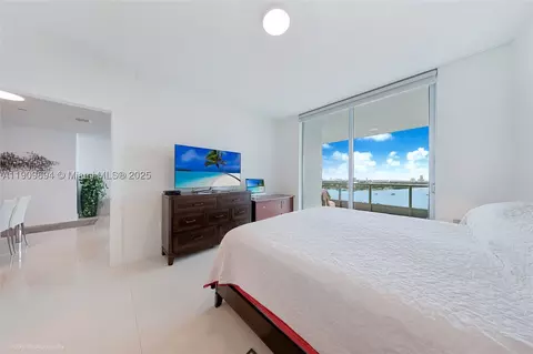900 Biscayne Blvd #2602, Miami, FL 33132