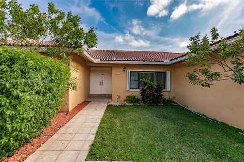 9460 NW 16th St, Plantation, FL 33322