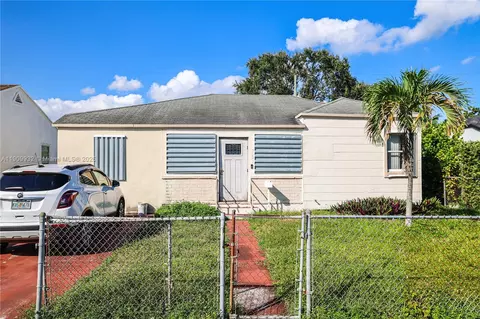 751 NW 64th St, Miami, FL 33150