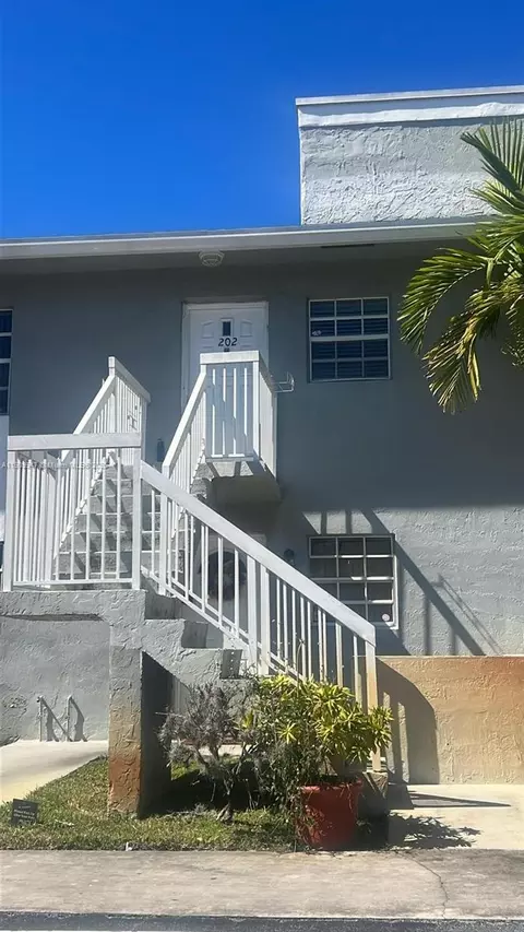 438 NE 210th Cir Ter #202-4B, Miami, FL 33179