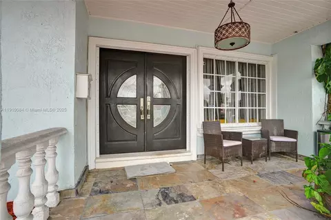 652 SE 8th St, Hialeah, FL 33010 photo 7