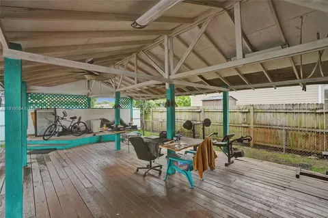 652 SE 8th St, Hialeah, FL 33010 photo 32