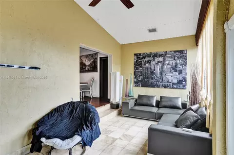 652 SE 8th St, Hialeah, FL 33010 photo 14