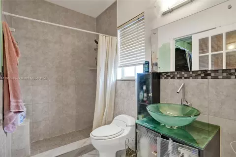 652 SE 8th St, Hialeah, FL 33010 photo 28