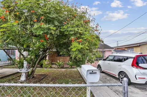 4166 E 10th Ct, Hialeah, FL 33013 photo 1