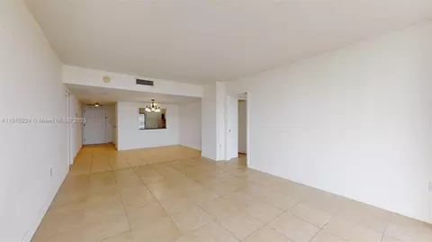 3675 N Country Club Dr #1610, Aventura, FL 33180