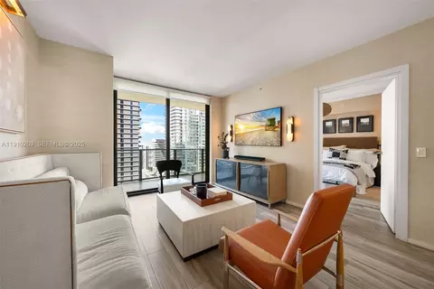 801 S Miami Ave #2110, Miami, FL 33130