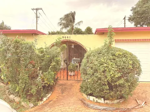8661 Windsor Dr, Miramar, FL 33025
