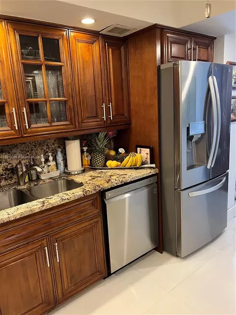 Undisclosed, Surfside, FL 33154 photo 10
