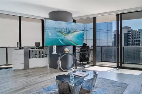801 S Miami Ave #3904, Miami, FL 33130