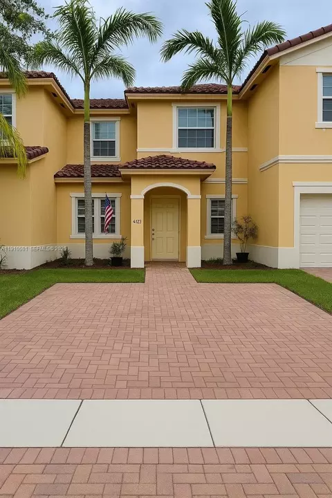 4123 NE 24th St, Homestead, FL 33033