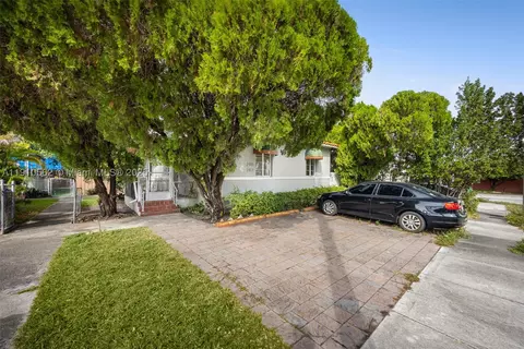 280282 NW 41st Ave, Miami, FL 33126