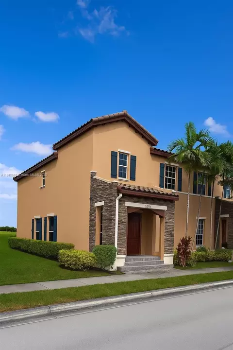 17025 SW 96th St, Miami, FL 33196