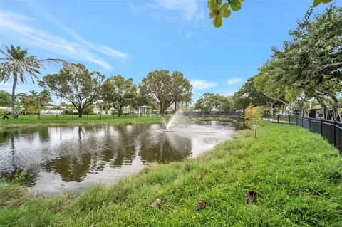 741 SW 2nd Ct, Hallandale Beach, FL 33009