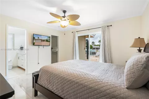 Bedroom - 281 SE 3rd Ct, Pompano Beach, FL 33060 photo 7 of 7