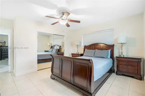 Bedroom - 281 SE 3rd Ct, Pompano Beach, FL 33060 photo 2 of 7