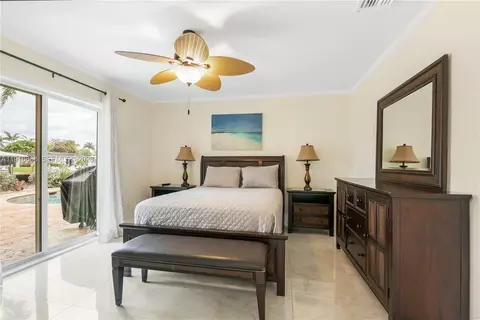 Bedroom - 281 SE 3rd Ct, Pompano Beach, FL 33060 photo 6 of 7