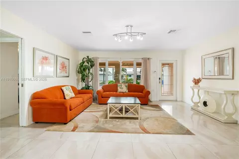Living - 281 SE 3rd Ct, Pompano Beach, FL 33060 photo 4 of 5