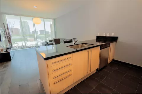 79 SW 12th St #1002-S, Miami, FL 33130