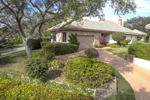 12001 SE Prestwick Ter, Tequesta, FL 33469