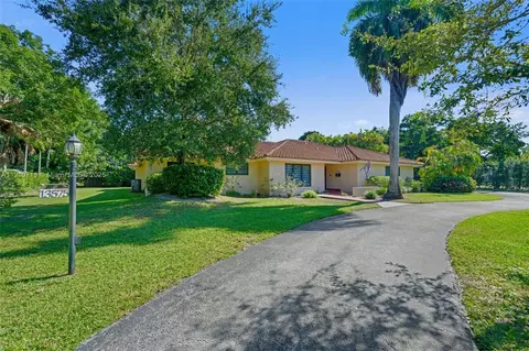13575 SW 69th Ct, Pinecrest, FL 33156