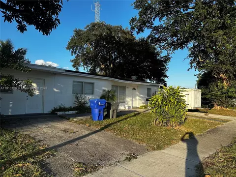 6901 Thomas St, Hollywood, FL 33024