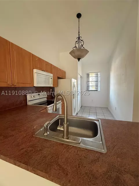 Undisclosed, Hialeah, FL 33015 photo 4