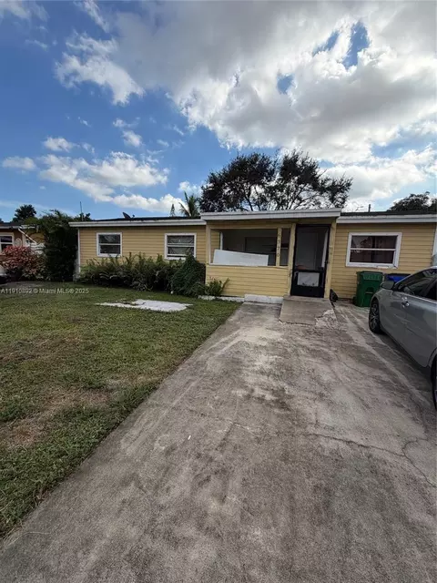 6370 SW 1st St, Margate, FL 33068