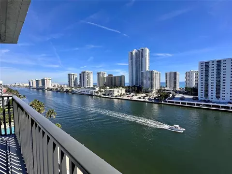 800 Parkview Dr #1021, Hallandale Beach, FL 33009