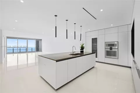 300 Biscayne Blvd Way #3404, Miami, FL 33131