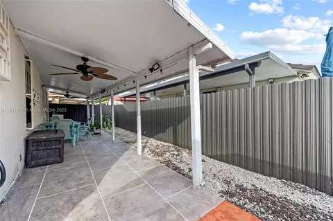 Exterior - 3289 W 76th St, Hialeah, FL 33018 photo 4 of 5