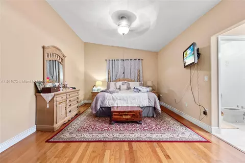Bedroom - 3289 W 76th St, Hialeah, FL 33018 photo 4 of 5