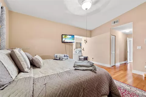 Bedroom - 3289 W 76th St, Hialeah, FL 33018 photo 5 of 5