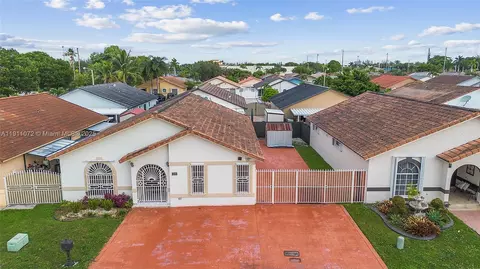 View/Area - 3289 W 76th St, Hialeah, FL 33018 photo 2 of 3
