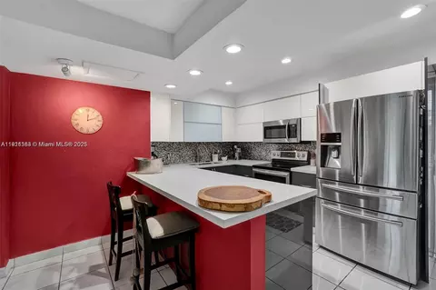 6821 Brookline Dr #6821, Hialeah, FL 33015