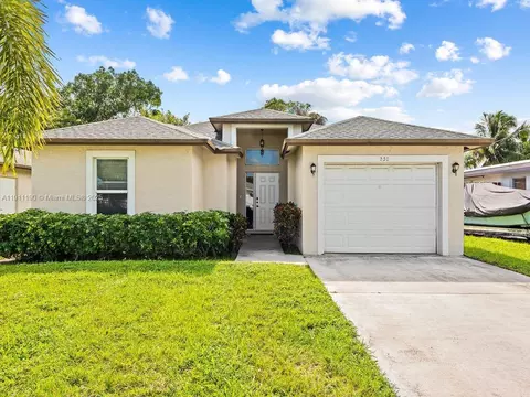 230 Ipswich St, Boca Raton, FL 33487