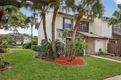 4588 Carambola Cir S #27219, Coconut Creek, FL 33066