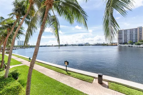 17150 N Bay Rd #2207, Sunny Isles Beach, FL 33160