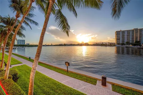 17150 N Bay Rd #2207, Sunny Isles Beach, FL 33160