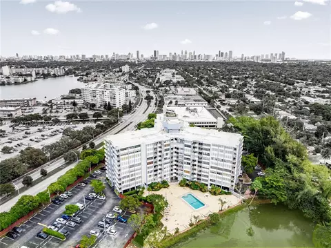 1300 NE Miami Gardens Dr #512E, Miami, FL 33179
