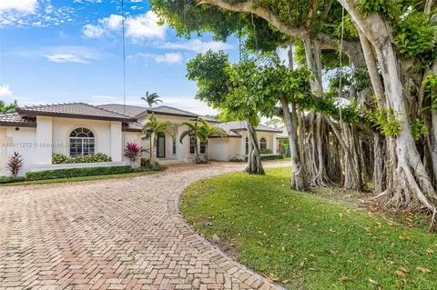 7250 SW 99th St, Pinecrest, FL 33156