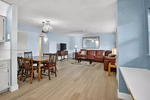 1354 N 12th Ct #11B, Hollywood, FL 33019