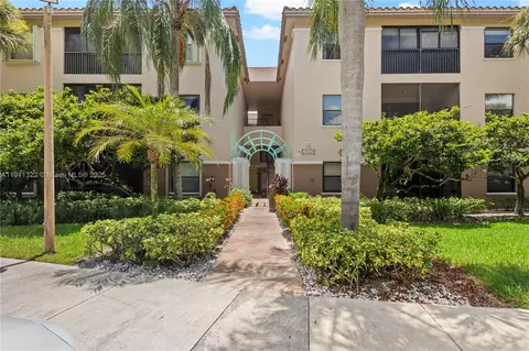 4350 NW 30th St #137, Coconut Creek, FL 33066