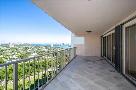 1800 NE 114th St #2011, Miami, FL 33181