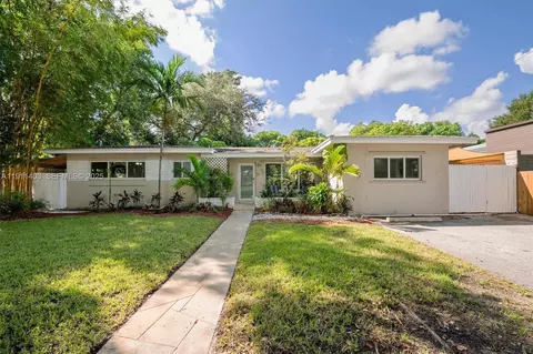 630 NE 175th St, Miami, FL 33162